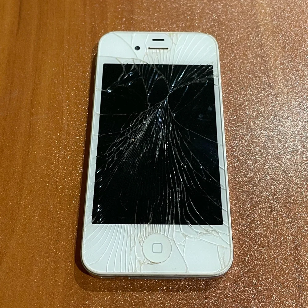 ⭐️White Apple iPhone 4s ⭐️